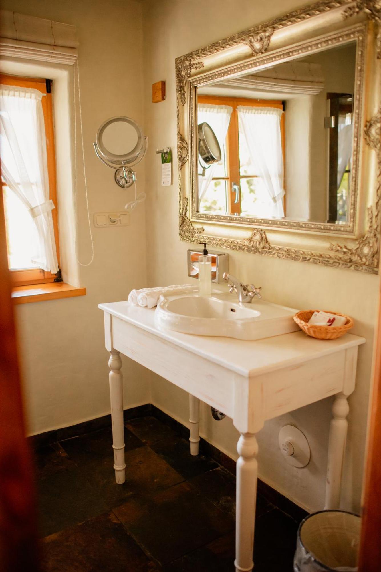 Wielki Głęboczek Osada Gleboczek. Vine Resort&Spa מראה חיצוני תמונה